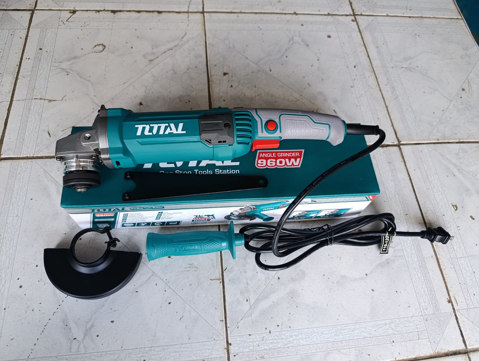 ESMERILADORA 4-1/2 960W INDUSTRIAL TOTAL UTG10911576